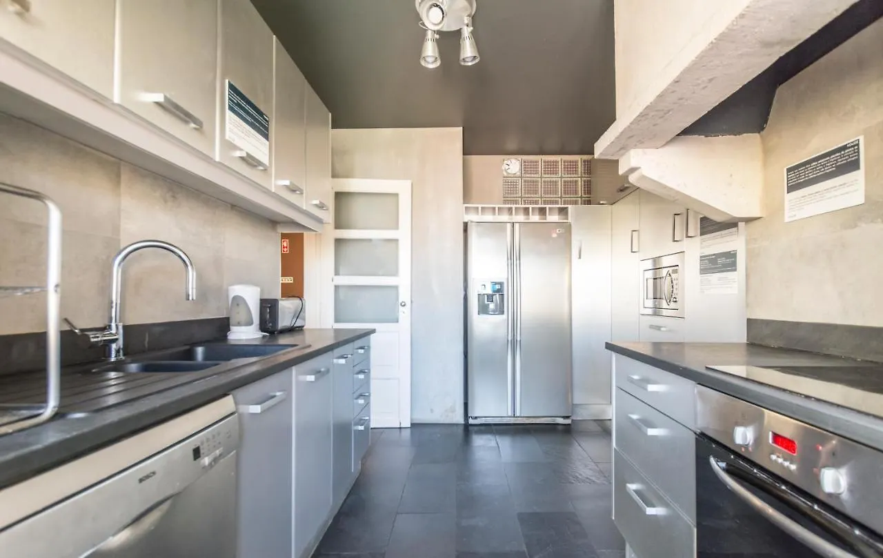 Houze_City Center, 5 Rooms Flat W/ Sunny Terrace Lisboa Daire